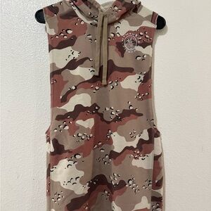 Sleeveless Camo Hoodie Gym shark gentle used